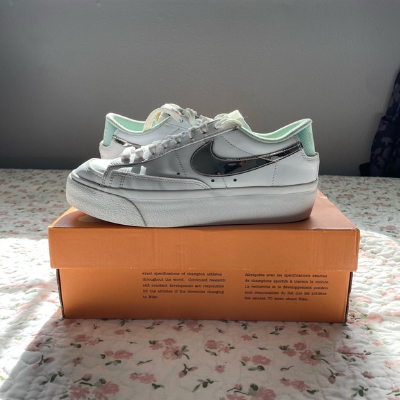 Iridescent/Mint Green Nike blazers - Picture 6 of 8